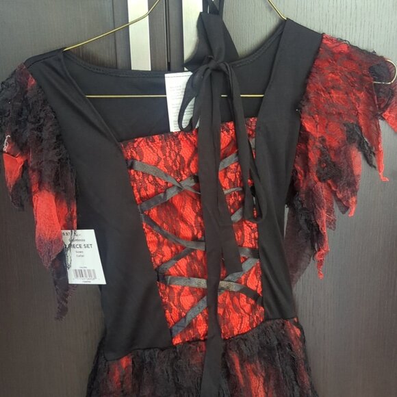 Girls Royal Countess Emperor Red and Black Gothic Dress - Size Medium 8-10 NWT - Picture 3 of 6
